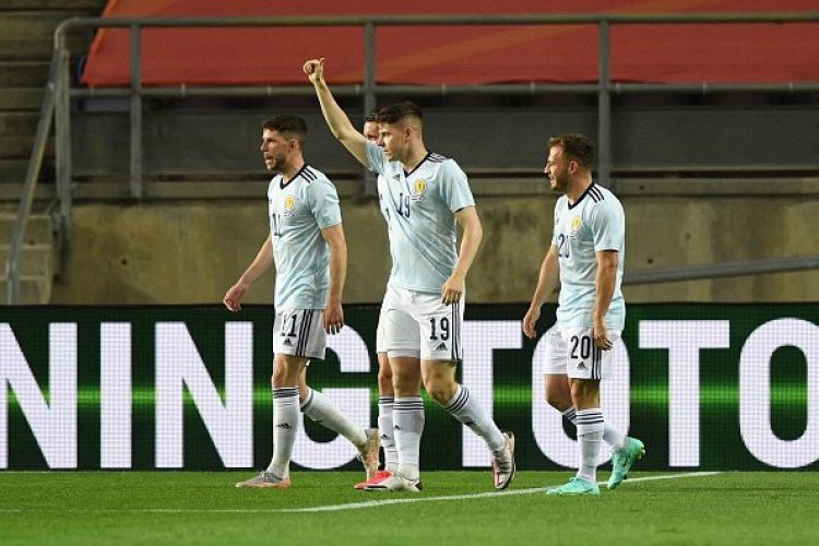 Celtic reportedly set sights on Kevin Nisbet, but Nottingham Forest want him too