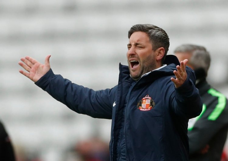 Lee Johnson issues key update on player’s future at Sunderland amid Celtic interest