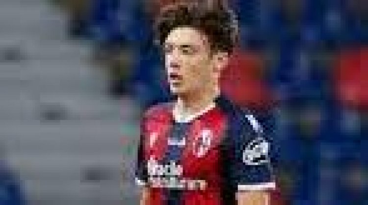 MOURINHO HOLDS KEY IN HICKEY MOVE