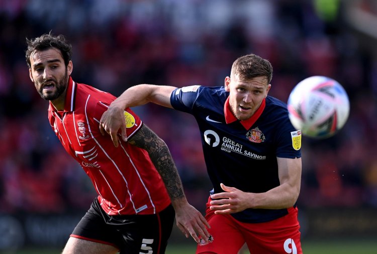 'Don't let the door slam on your way out' - SAFC fans react to Wyke's goodbye