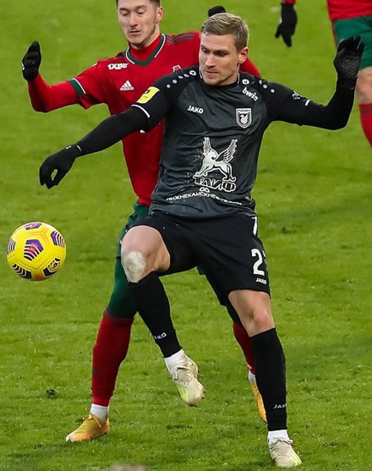 Top transfer journalist says Celtic are negotiating for Swedish centra