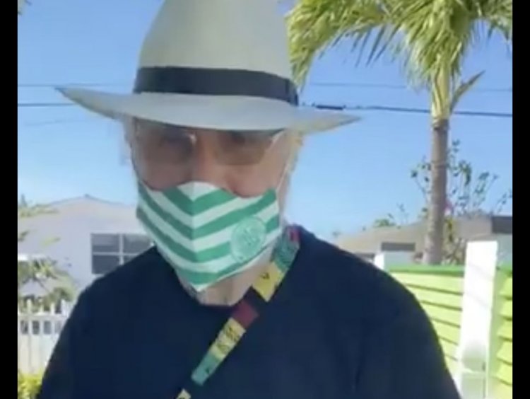 Video: Comedy legend Billy Connolly sports Celtic mask | The Celtic St