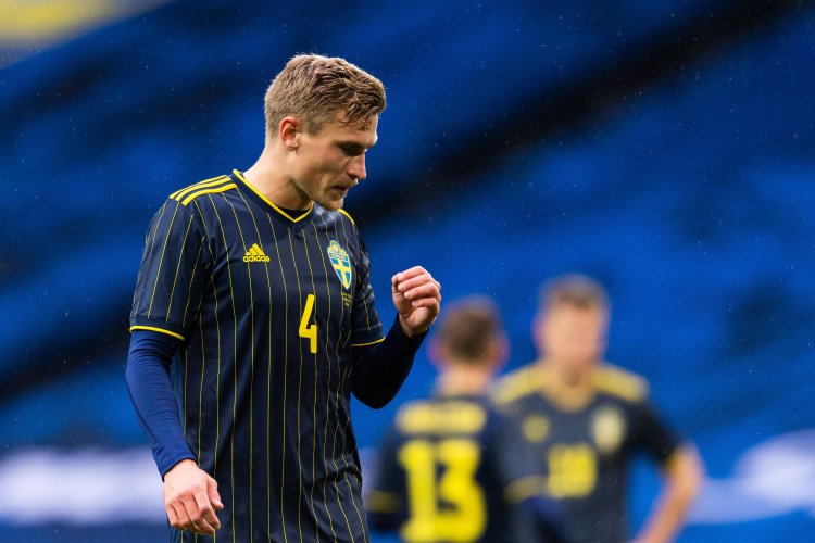 Celtic remain in the hunt for Carl Starfelt | Sportslens.com