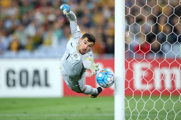 LA Galaxy midfielder says Celtic-linked Mat Ryan "eager" to sign for Real Sociedad - 67 Hail Hail