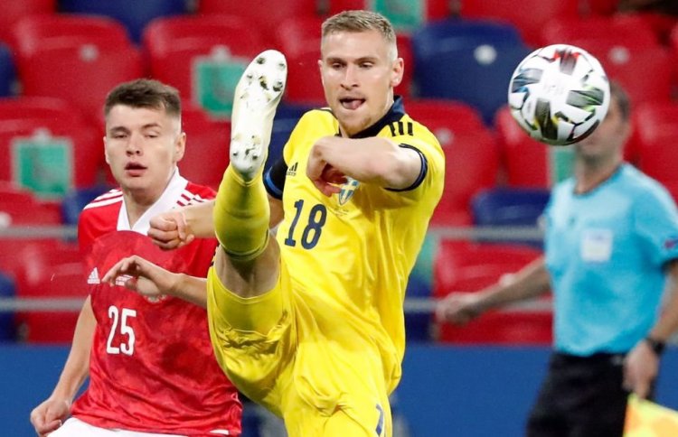 Celtic transfer news: Update on Hoops pursuit of £4m rated centre-back