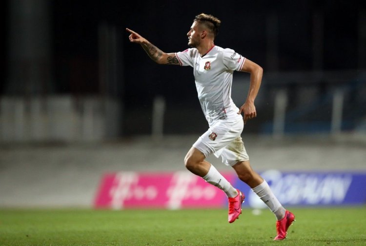 Photo: Kristijan Lovric sparks transfer rumours by following Celtic on