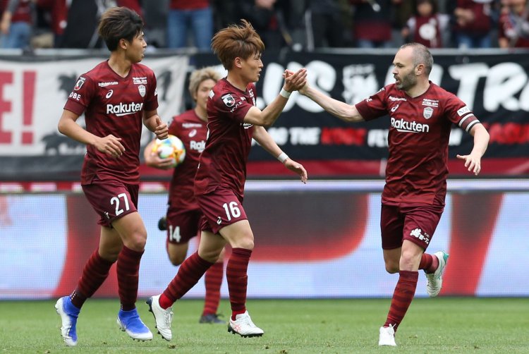 Barcelona icon Iniesta's Sunday tweet to new Celtic signing Kyogo Furuhashi - 67 Hail Hail