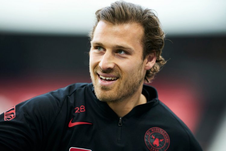 Erik Sviatchenko is absolutely loving the messages he's receiving from Celtic fans - 67 Hail Hail