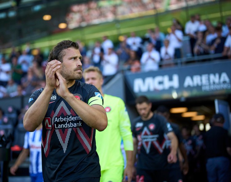 "Exceptional"; Erik Sviatchenko thanks Celtic fans for warm welcome - 67 Hail Hail