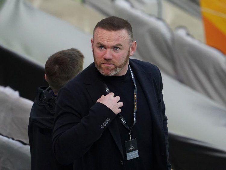 Rooney reacts as Celtic eye Derby defenders Buchanan and Byrne