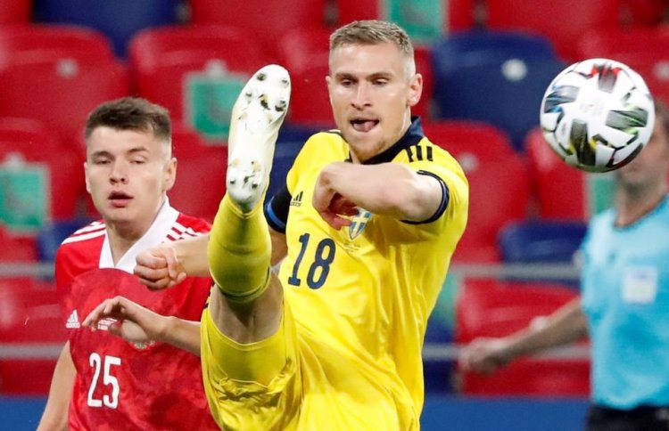 Celtic Latest News: When Carl Starfelt will join Hoops training