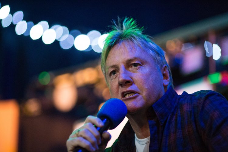 Former Celtic star Frank McAvennie pokes fun at BBC man after dreadful Tannadice prediction - 67 Hail Hail