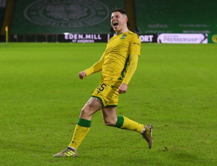 Hibs in talks with Kevin Nisbet over new contract - Not The Old Firm